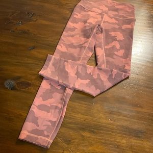 LULULEMON ROSE CAMO HIGH WAISTED LEGGINGS🍋